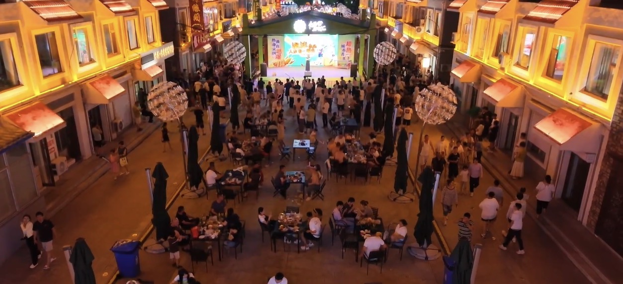夜市主街客流现场